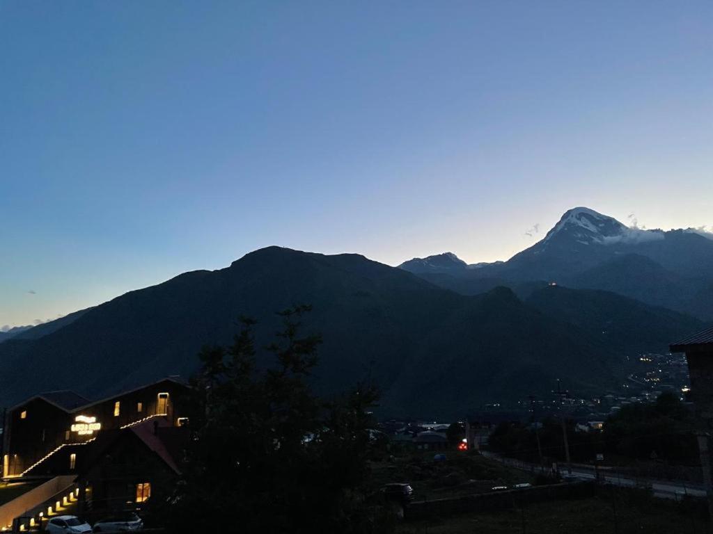 Jamarjeti Hotell Kazbegi Eksteriør bilde